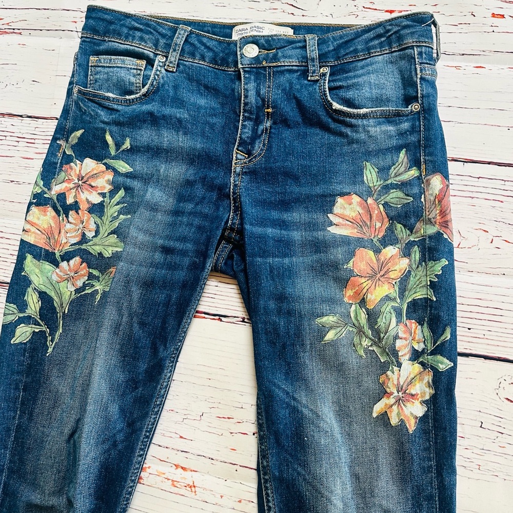 Zara Blue Skinny Jeans with Vintage Floral Pattern - Picture 2 of 5